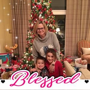 Meet your Posher, Laura